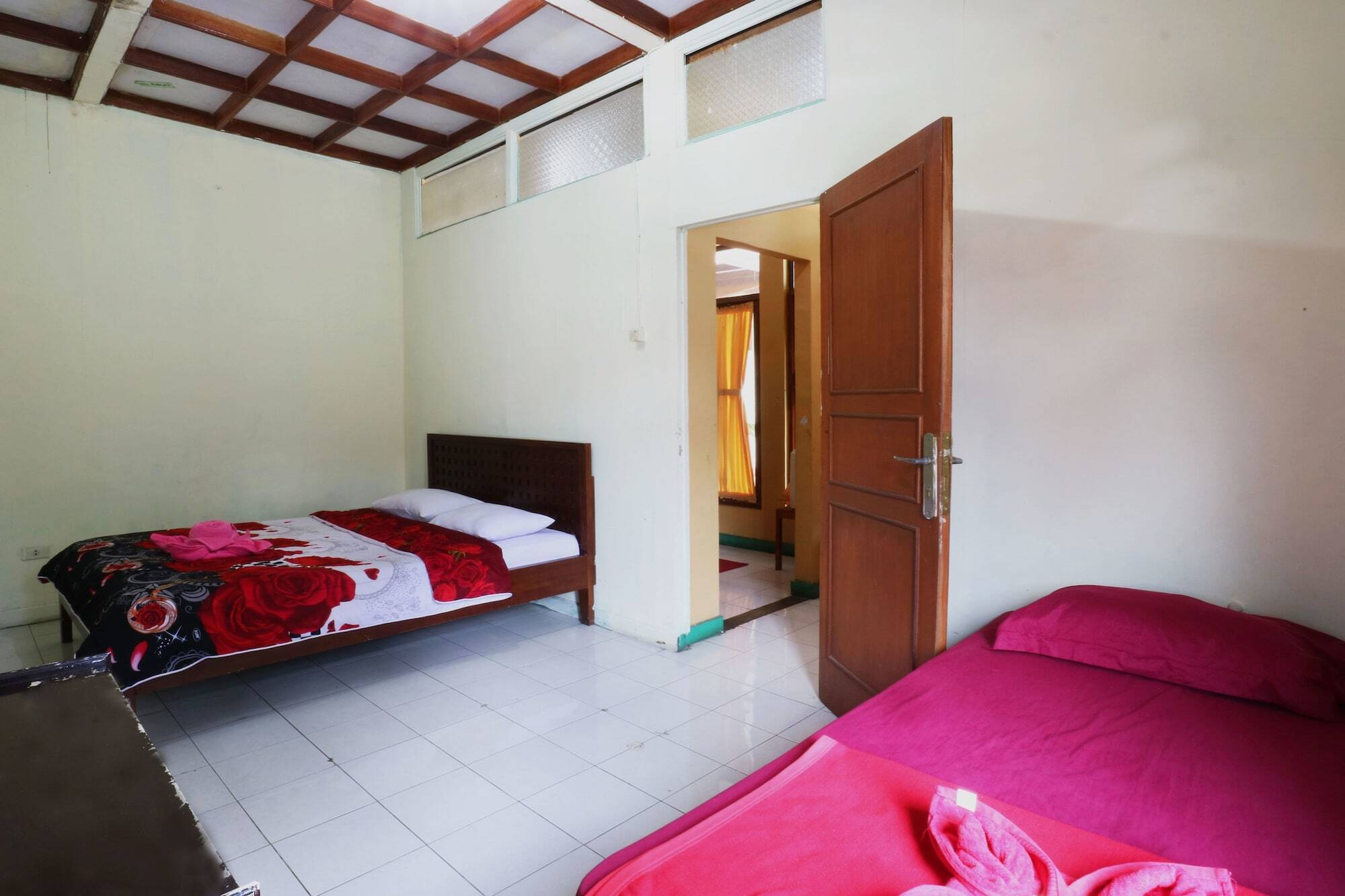 Hotel Arjuna Cisarua Exterior photo