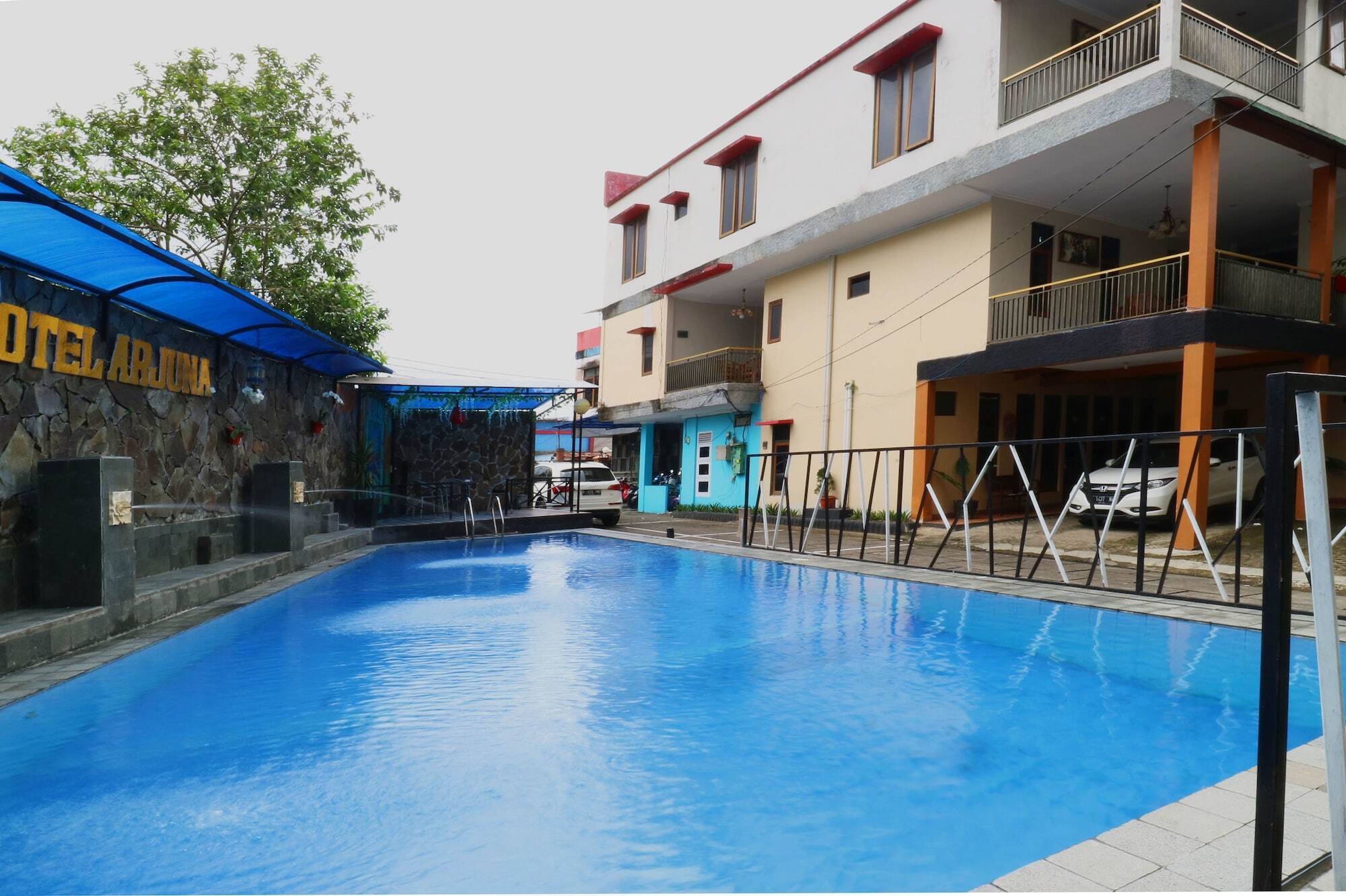 Hotel Arjuna Cisarua Exterior photo